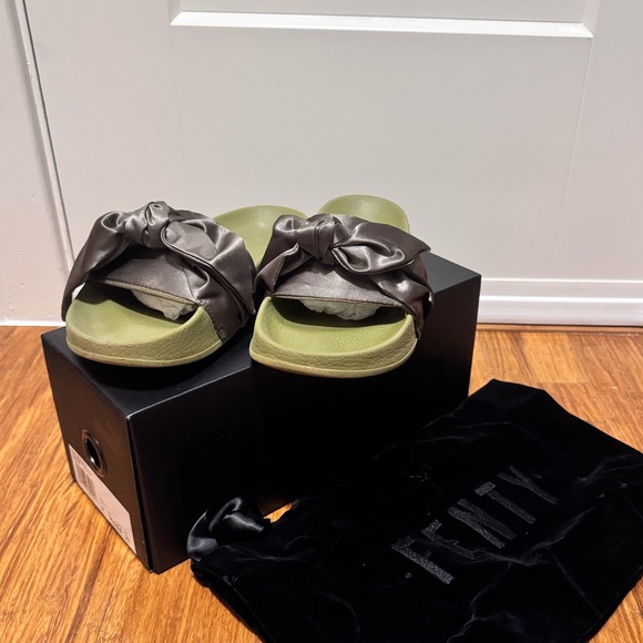 FENTY X PUMA Bow Slides in Olive. Size 5.5 - Picture 1 of 5